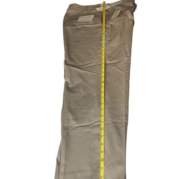 NWT Dockers Beige Classic Fit Khaki Pants size W40x L34 - Picture 3 of 9